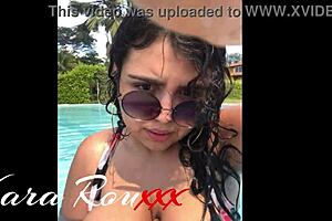 Le Pago A Mi Hermanastro Para Que Me Haga Un Video Porno En La Piscina