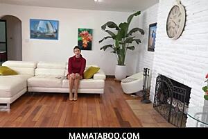 Милфа-мачеха Penny Barber мирятся с пасынком интимным трахом