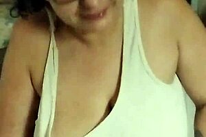 wet housewife or dry cheating? pornnapplepie gets interrupted during blowjob