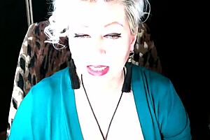 wow my curvy russian milf masturbating with those big lips and tits in armchair 😍