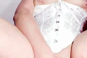 Latina milf with giant cameltoe masturbates for her stepson in leggings