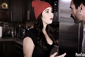 Lesbian MILF ENJOYED THREESOME THERAPY and she liked it