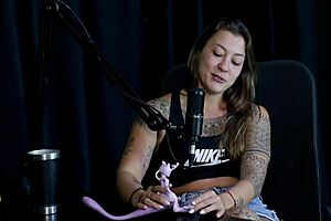 Flor De Damiana Wants To Fuck Two Bi Men Nude?