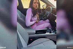 i kiss horny milf penny barber in leggings