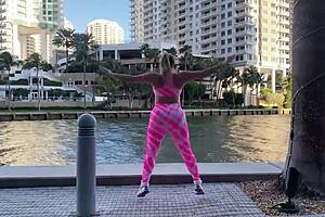 I ride dat massive cock, bbw style!