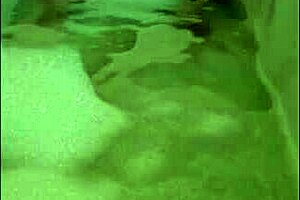 Milf Enjoys Solo Bath Orgasm 😍