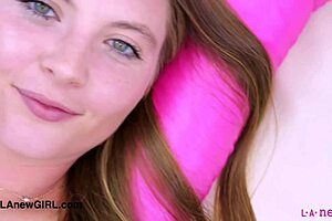 girl-next-door blonde shows her sexy body