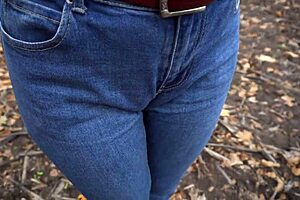 check out my big cameltoe, milf teases in blue jeans outdoors