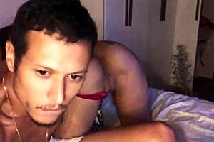 Gostosa rabuda fica com esperma batido na buceta?