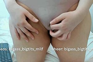 Teasing Camel Toe With Peeing Fetish Play