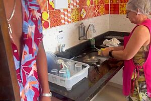 Empregada Safada A Velha Deu Em Cima De Mim Na Cara De Pau Eu Comi Mesmo Completo No Sheer