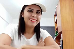 Sarah rosa vlogs her big ass on male backs