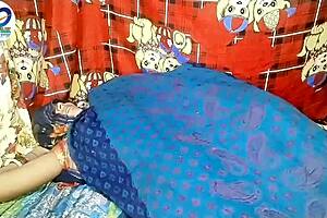 why is desi rashi aunty fingering under her saree?