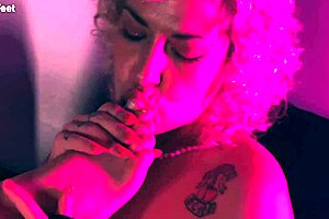 Queens having fun with feet 😊