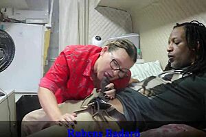 o neg�o arrombou a bucetinha da vov� no motor home nas ruas de s�o paulo video in�dito sem cortes