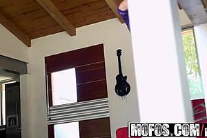 Twerking Blonde Summer Day Tempts With Blowjob for Insurance Guy in Pervs on Patrol by Mofos