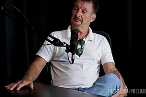 Melhores momentos do Carlos Urach no Preliminares podcast com Bia Hot e Pri Melancia - parte 3. Watch on Sheer Red with outdoor casting and lingerie compilation.