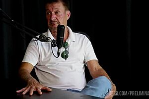 Melhores momentos do Carlos Urach no Preliminares podcast com Bia Hot e Pri Melancia - parte 3. Watch on Sheer Red with outdoor casting and lingerie compilation.