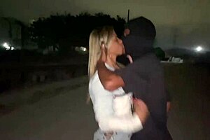 Hey, esposa, you ready for amateur sex with corno watching us rub and suck in public?