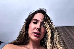 mi hijastro se enamora de mi gran culo y me pide que chupe su verga