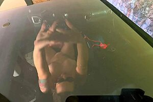 Essa Bombeira Safada Estava Com Fogo No Cu E Pegou Uma Mangueira Para Apagar Seu Fogo Enchendo Seu Cu De Leite Quentinho Sem Camisinha! Assista Esse Video Completo No Cassiflix E Vem Gozar Gostoso!