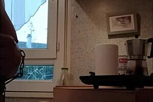 Hey esclave F, ready to be the bonniche in bas et talons for some bound maid action?