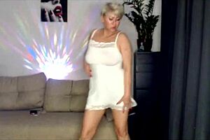 hot milf aimee paradise dances solo with toys as best net bitch