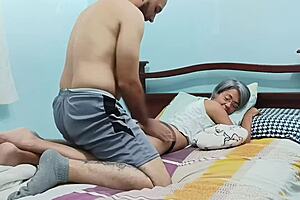 He casually bothered his sexy stepsister, telling her how delicious she is in Spanish porn.