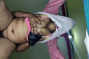 印度村姑辣妹大学宿舍紧逼速战快干