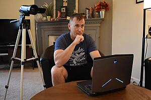 Who knew modern problems lead to mature brunette cougar getting anal fucked doggystyle? She's riding wet pussy in missionary creampie with kisses! 😏🍑