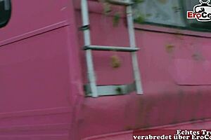 Schlanke Deutsche Milf Anhalterin Abgeschleppt Zum Sex Im Auto!