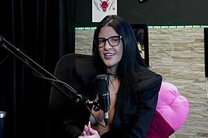 Leticia Braga shares wild stories from sinuca table sex to airplane encounters and flower bouquets