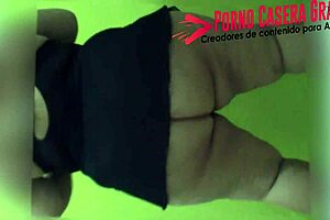 Watch This Mature Big Butt Shaking Wild Without Underwear in Hot Dance!