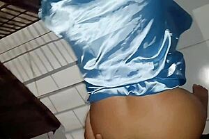 ele saiu agora temos 15 minutos pra ficar vou te esperar nua no port�o vem rick fuder minha buceta e meu cu agora completo sheer red