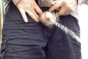 rustyas1 takes another casual piss in homemade mature clip