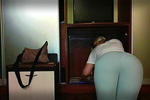 i'm giving this perky mummy a protein breakfast in my amateur setup