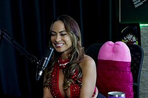 Belinha Baracho shares her favorite DP anal scene on the doghouse in this Brazilian amateur interview.