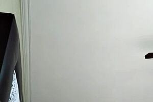 i'm fucking so good in the motel with my lover hidden from view