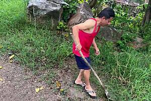 Busty Stepmother Seduces and Fucks the Old Gardener in Real Homemade Sex with Wet Pussy and Moaning in the Garden