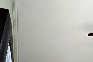 i'm fucking so good in the motel with my lover hidden from view