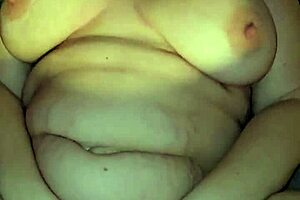 Woman receives creampie in her pregnant state