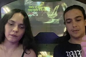 me corro dentro de mi vecina curvy petite después de ganar apuesta en videojuego con su gran culo cabalgando mi polla monstruo.