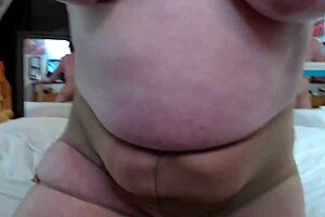 Dawnskye1962 Masturbating In Torn Pantyhose
