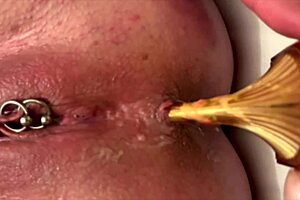 Hey, check out this anal masturbate with gold high heels, fingering asshole, juicy pussy, and riding on heels.