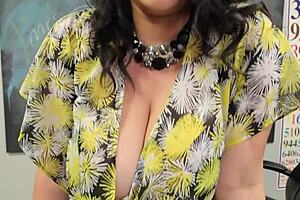 Sultry Angelina Castro Teases With Her Gorgeous Cuban Feet And Big Clit