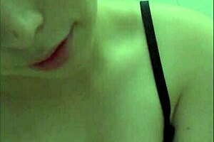 Pack of sexy 19-year-old Mexican girl suggests squirting masturbation in Argentinian style.