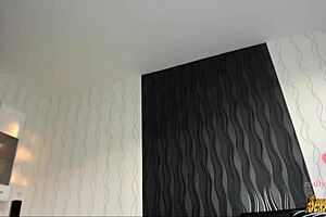 Hey, Sexydea as pawg does live webcam with anal plug twerk and big tits bouncing