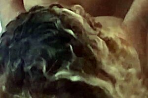 2 D�lares Ou Um Presente Misterioso Escolhi O Presente Adivinha Foi S� No Cuzinho E No Aro Com Direito A Duas Gozadas De Uma V�z