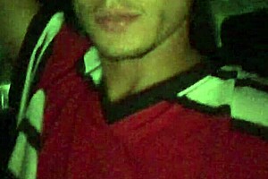 Punheta rapidinha no estacionamento do mercado