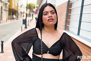 putalocura - camarera culona makarena busca trabajo y termina siendo follada en pilladas